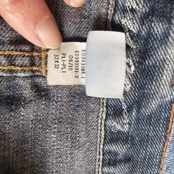 Distressed Men's Jeans - Picture 13 of 14